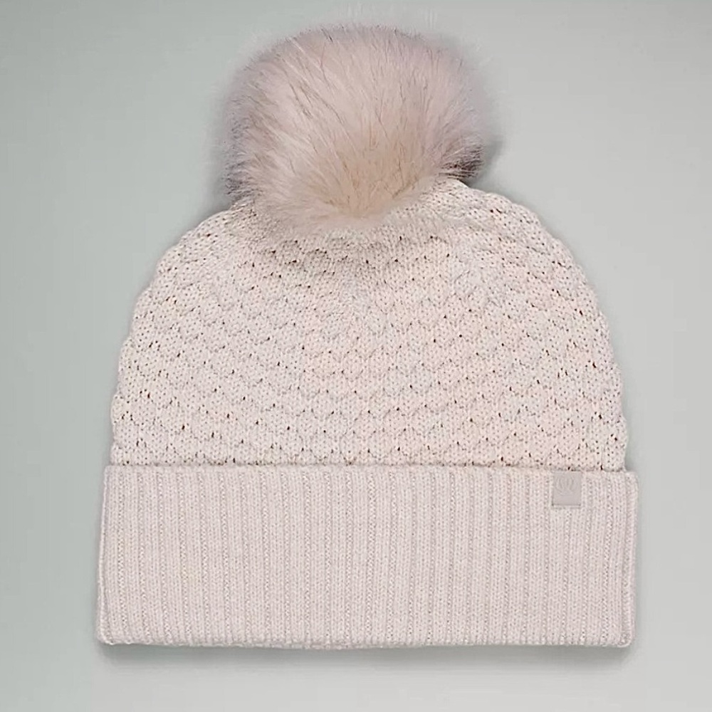 Lululemon Bubble Knit Pom Beanie